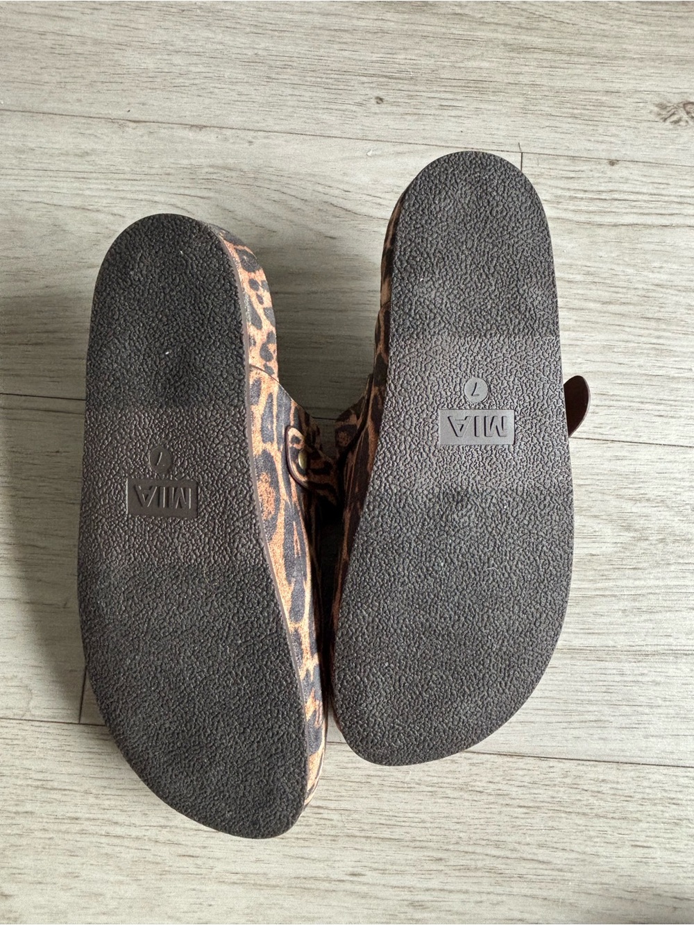MIA Leopard print clogs NWOT Size 7 - Picture 4 of 4